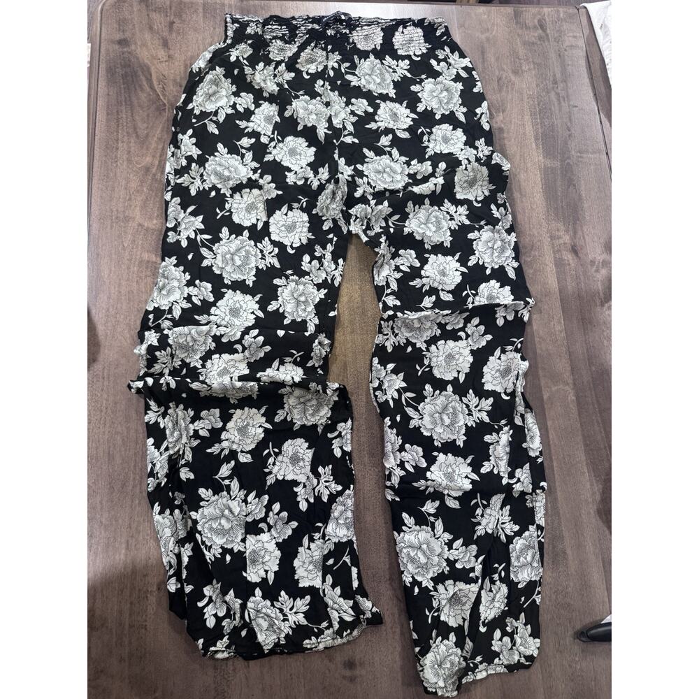 Brandy Melville Black Floral Alexah Pants one size